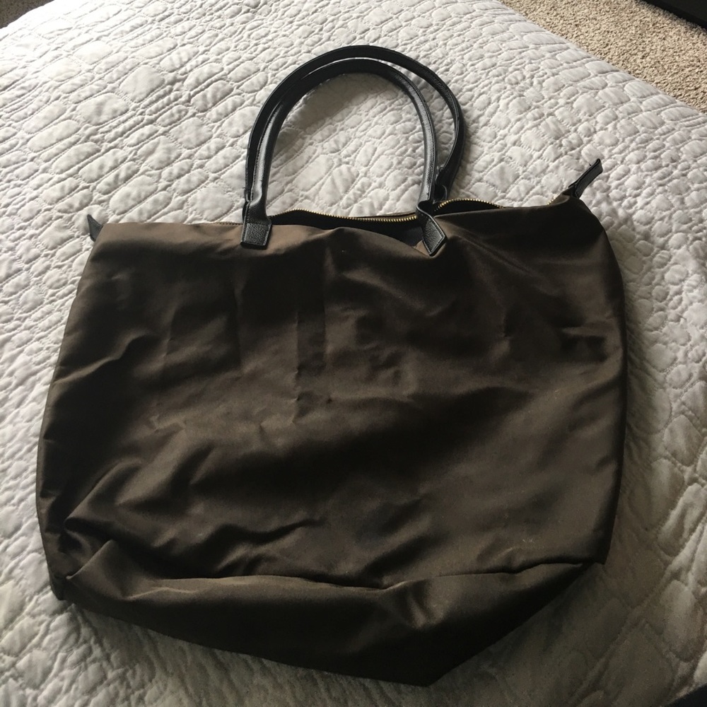 Old Navy army green bag