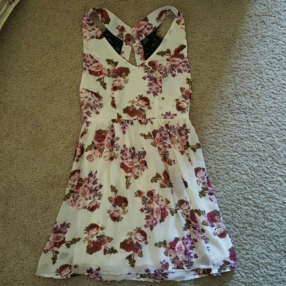 *SOLD* Tobi floral dress