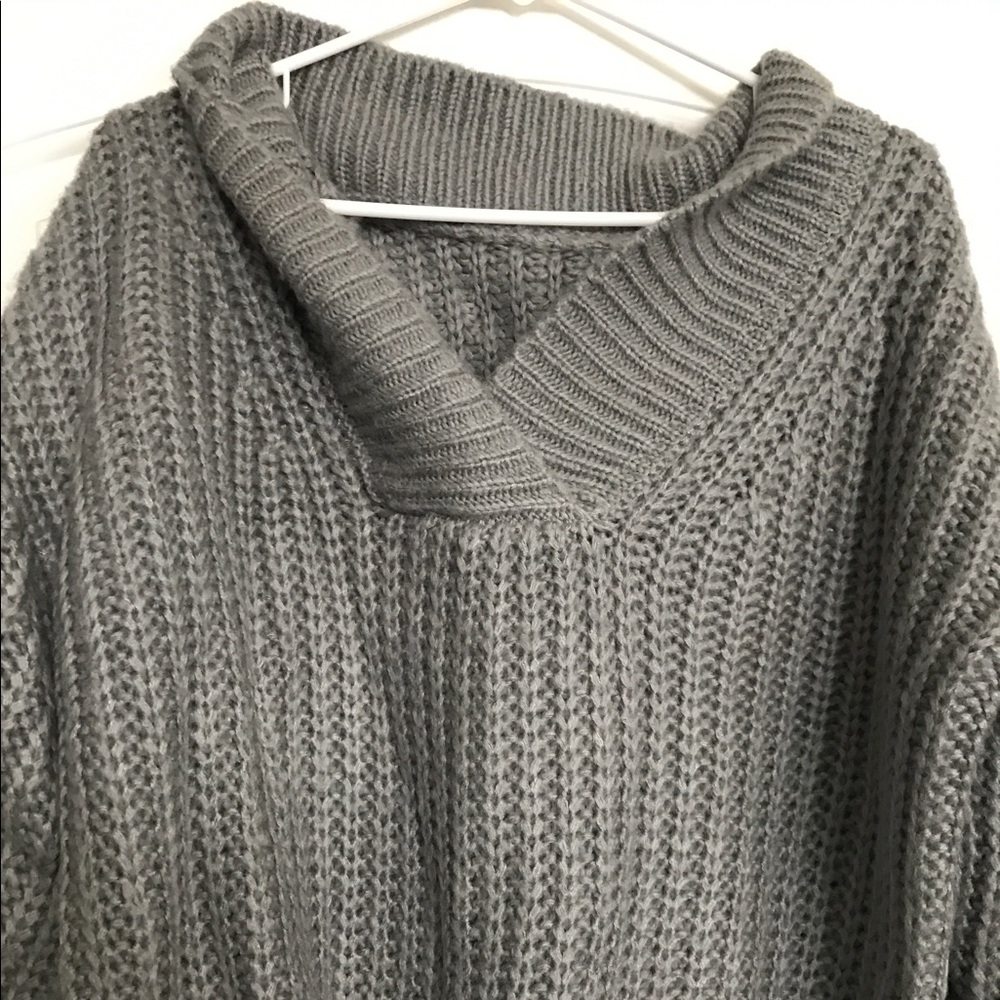 Off-shoulder chunky knit sweater
