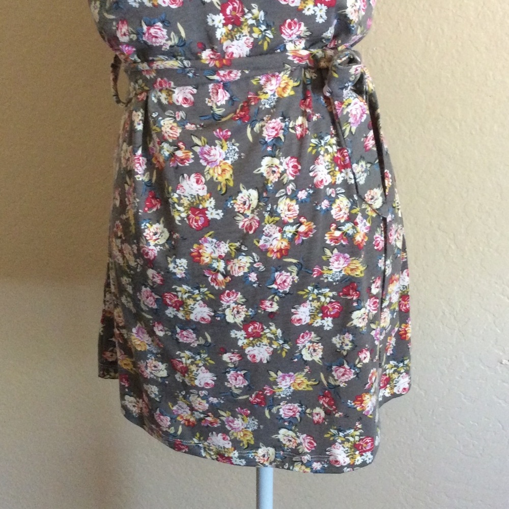 Gray High Collar Sleeveless Floral Mini Dress - Picture 3 of 8