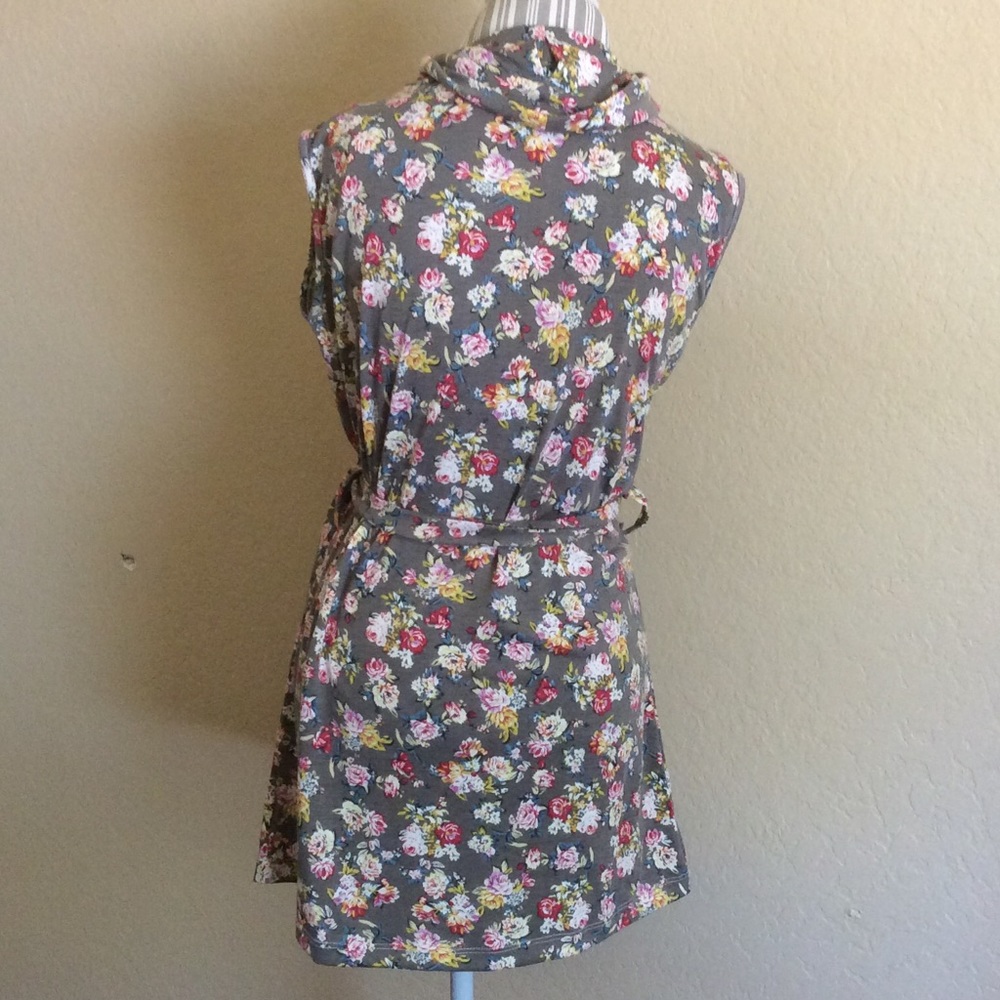 Gray High Collar Sleeveless Floral Mini Dress - Picture 5 of 8