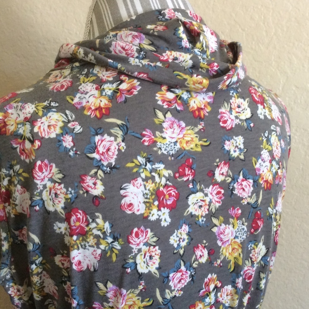 Gray High Collar Sleeveless Floral Mini Dress - Picture 6 of 8