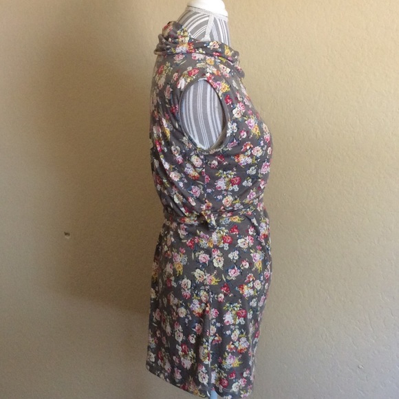 Gray High Collar Sleeveless Floral Mini Dress - Picture 4 of 8