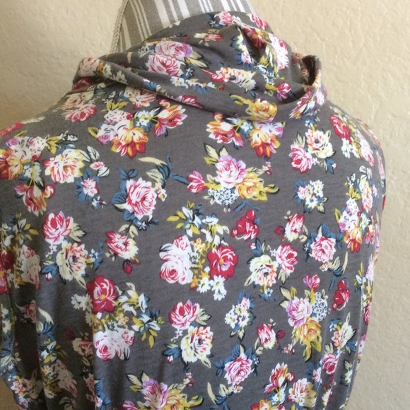 Gray High Collar Sleeveless Floral Mini Dress - Picture 6 of 8