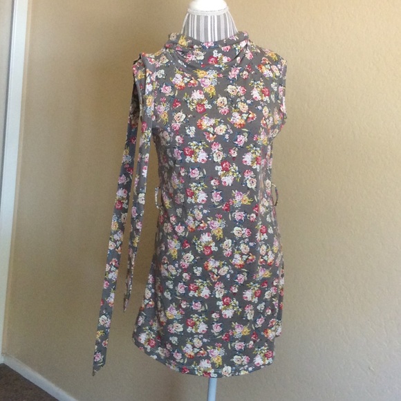 Gray High Collar Sleeveless Floral Mini Dress - Picture 7 of 8