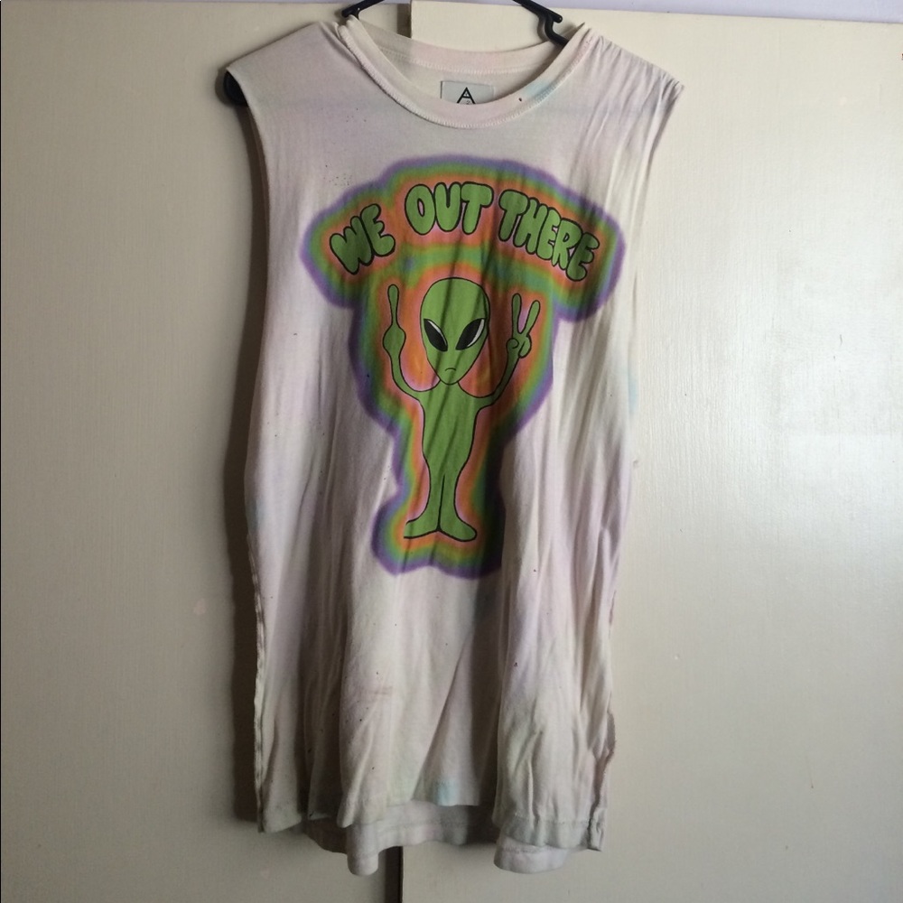 Unif Distressed Alien cut off shirt
