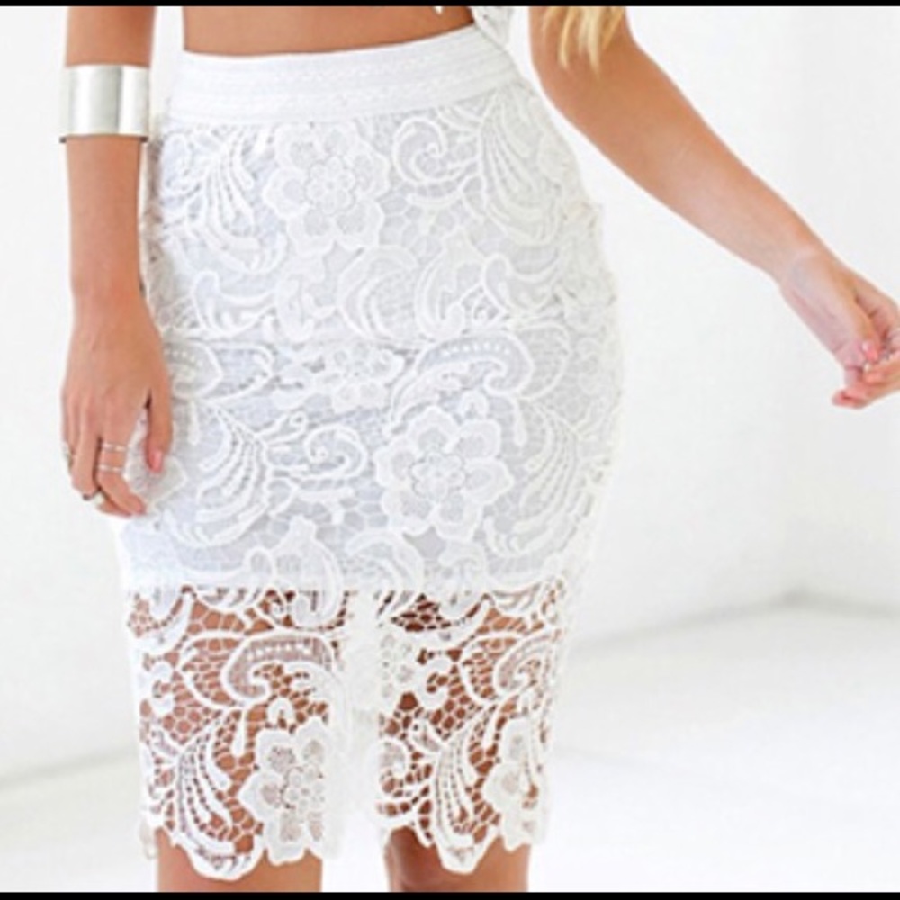 Lace skirt
