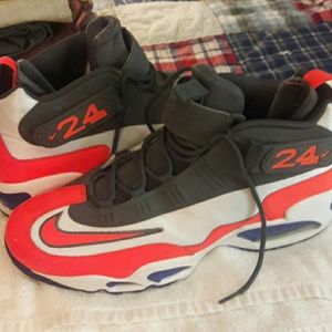 KG Nike mens basketball shoe