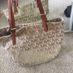 Michael kors purse