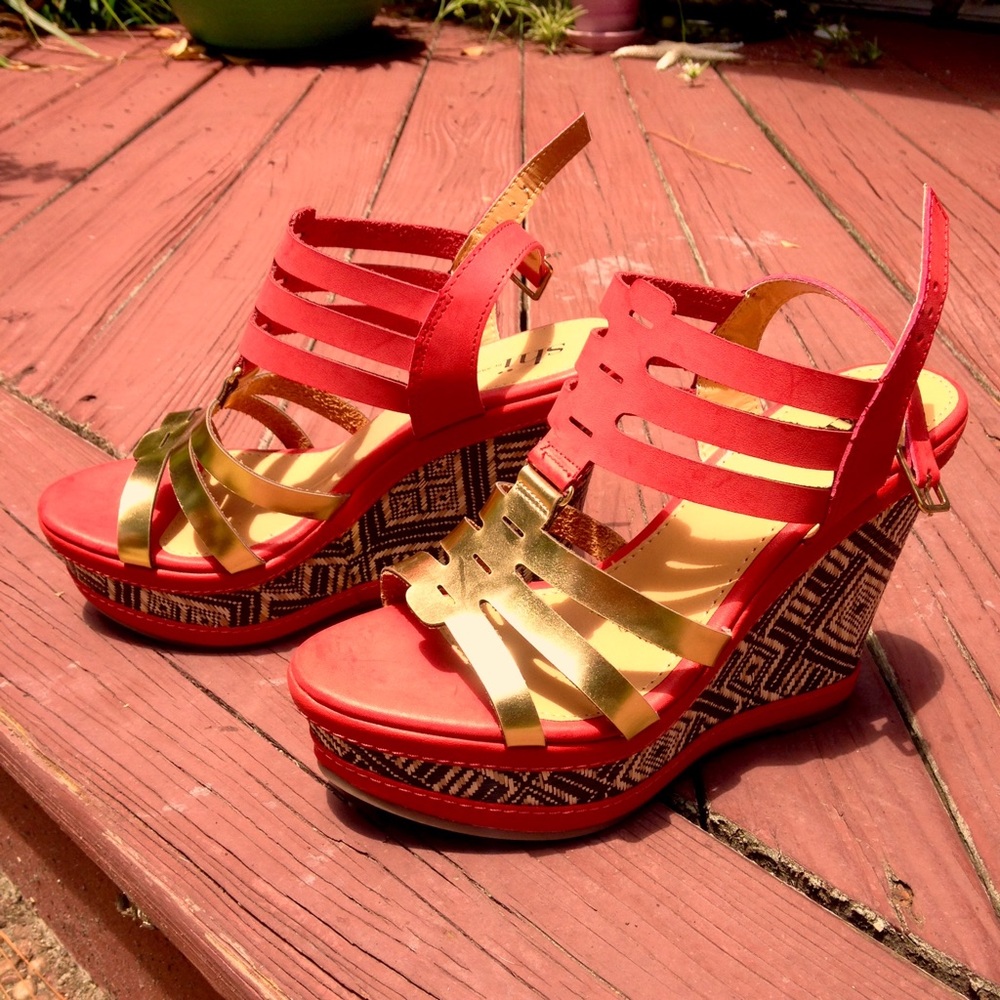 FLASH SALE - Shi by Journeys - Size 9