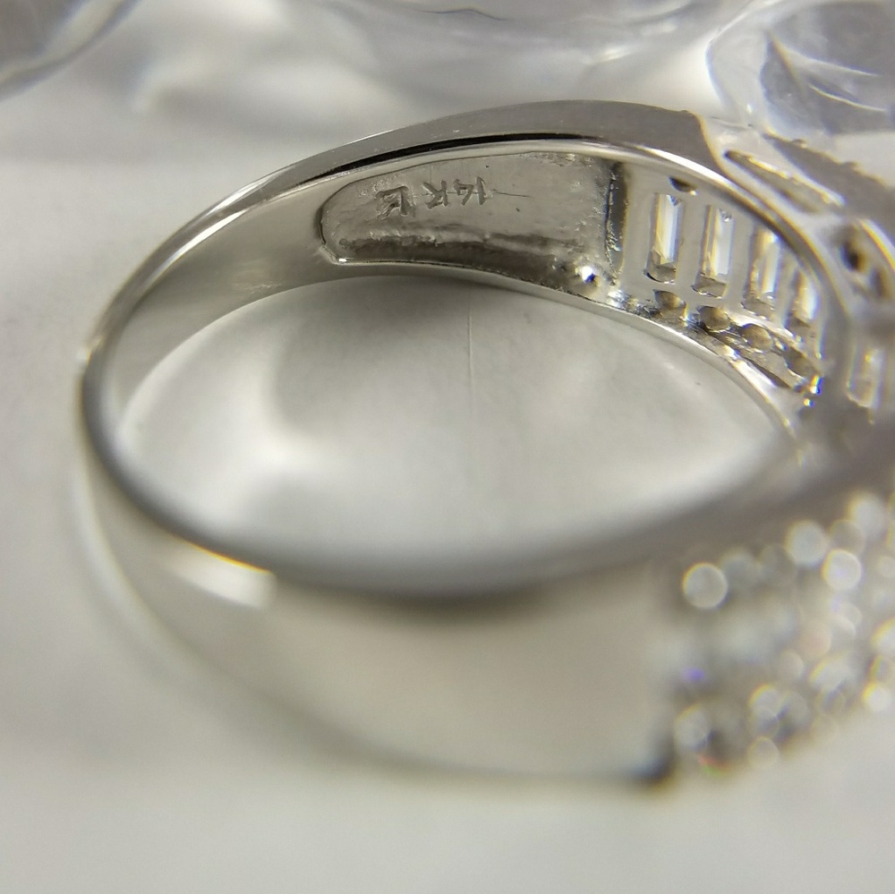 14k Solid White Gold Wedding Band Ring - Picture 8 of 10