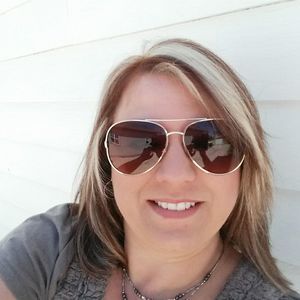 Meet your Posher, Tina