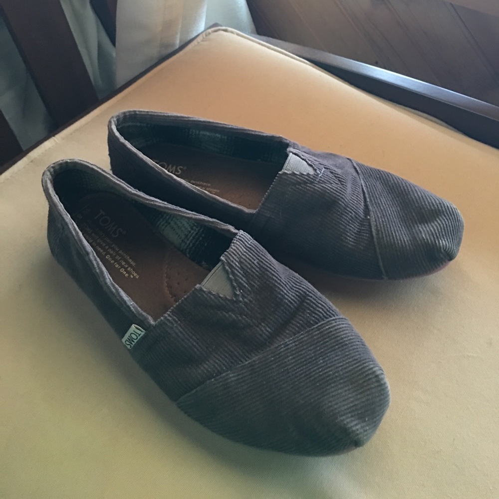 🌿DONATING SOON🌿 Grey quilted toms