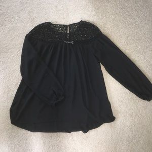 Black loft polyester blouse