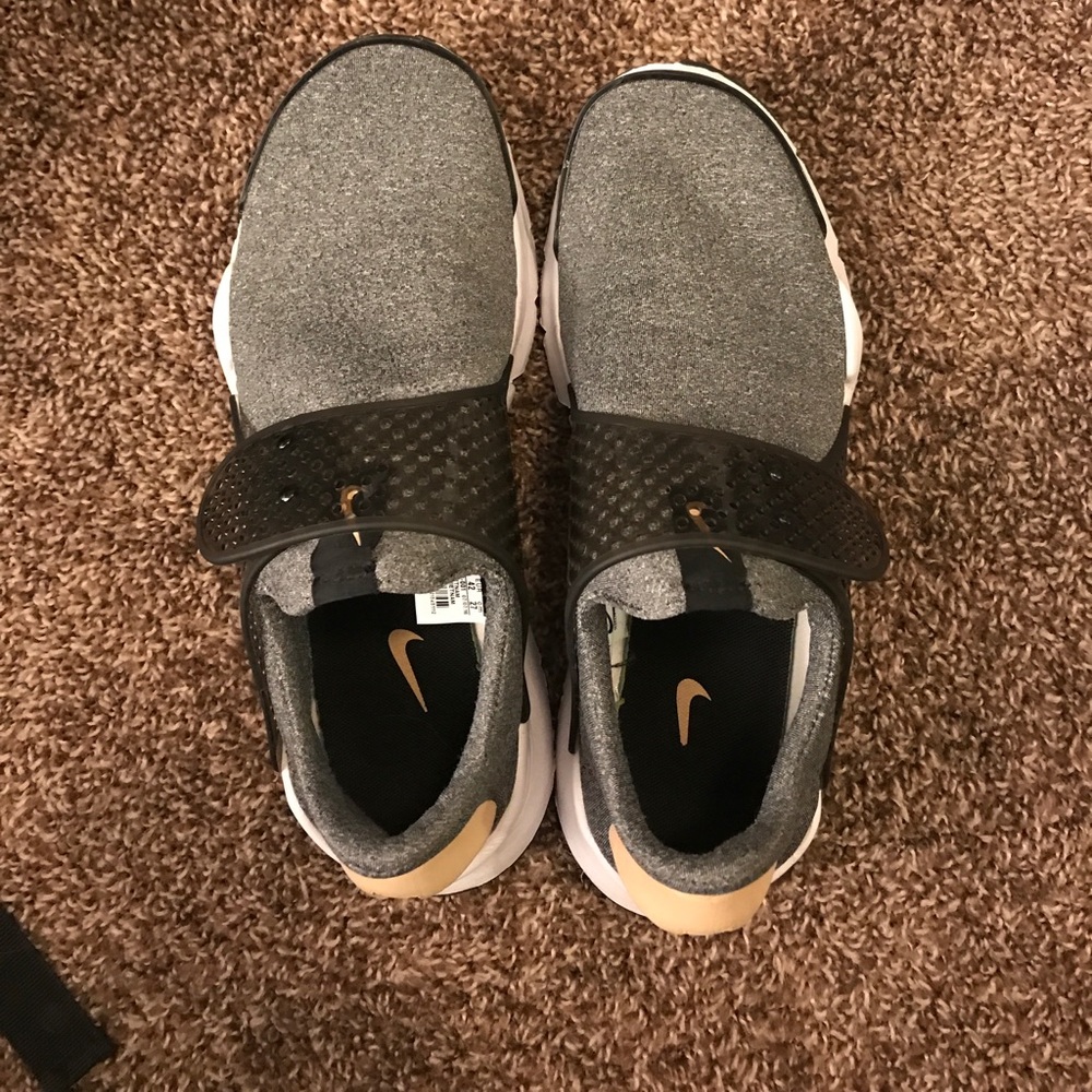 Authentic Nike size 10 fits a 9.5