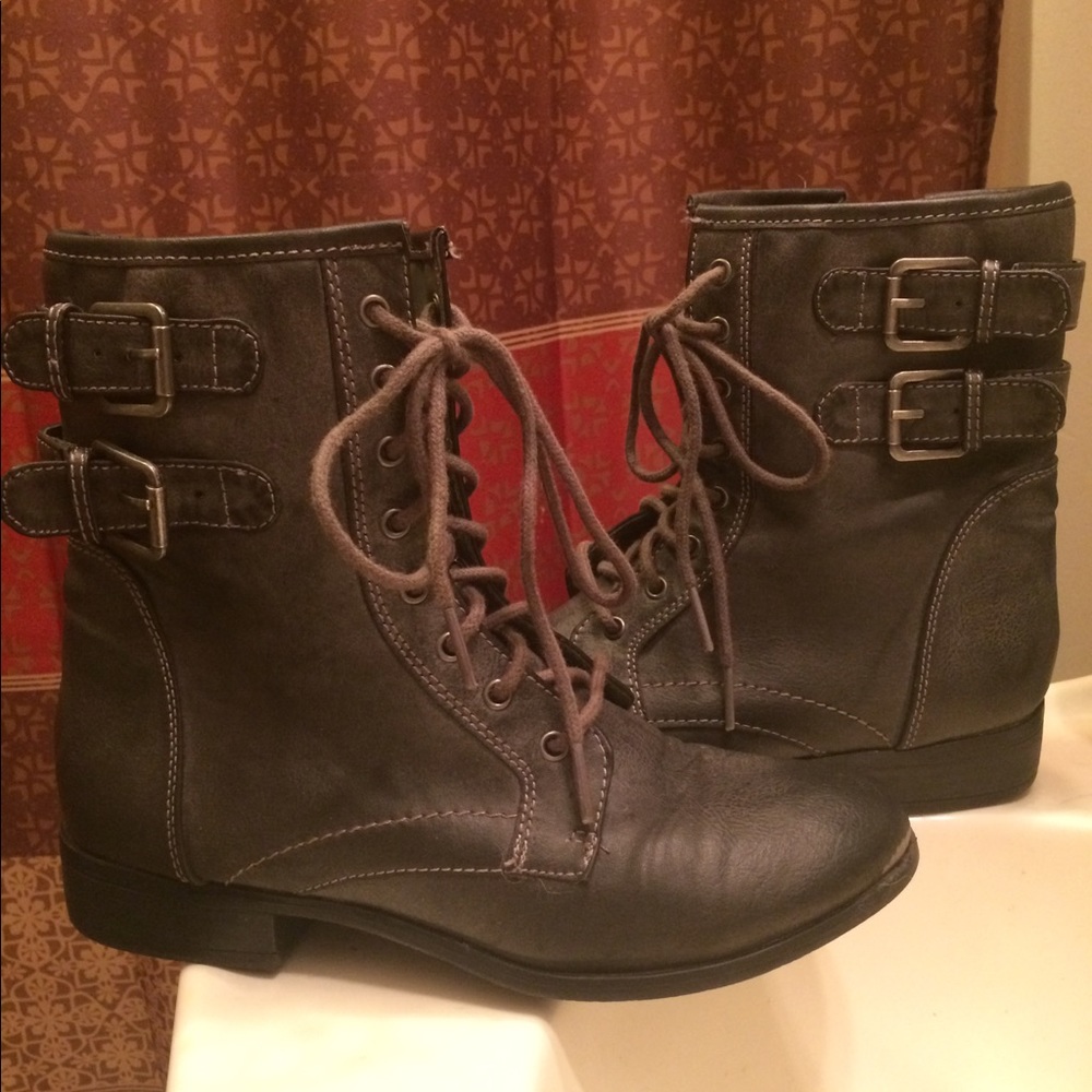 Buckle boots - Picture 2 of 5