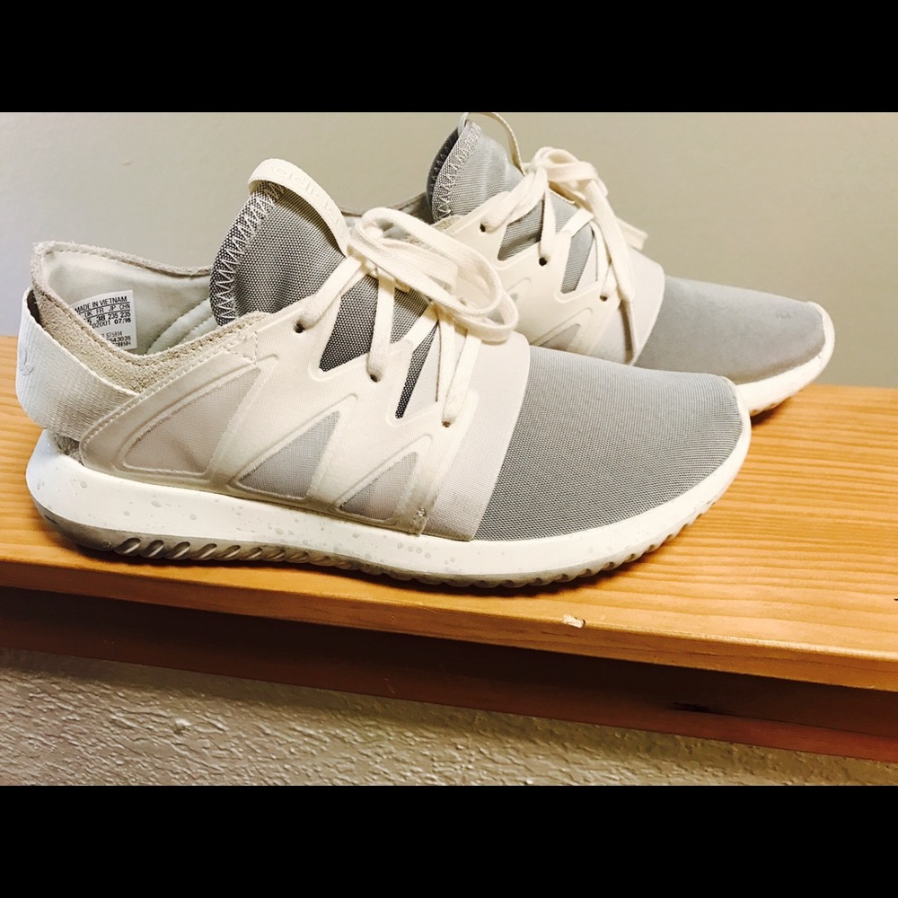 Adidas - Picture 3 of 5