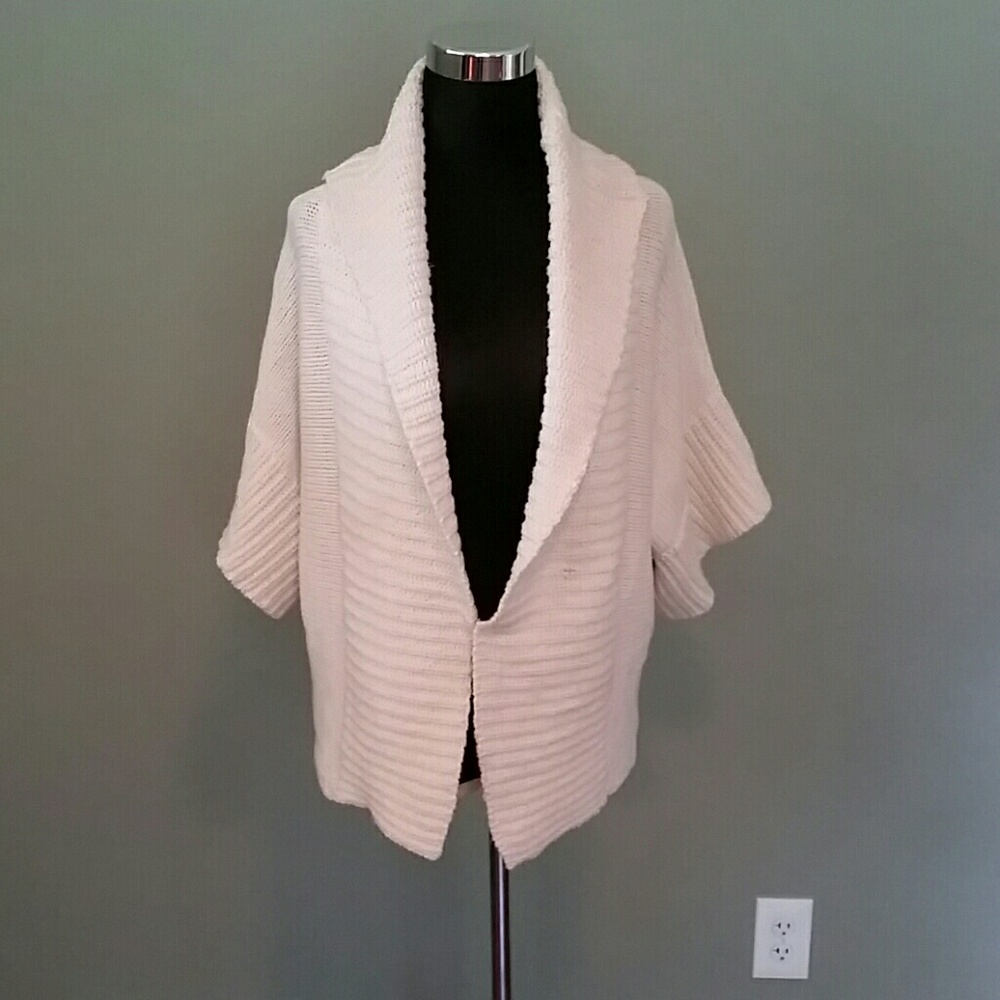 EXPRESS DESIGN STUDIO CREAM SWEATER