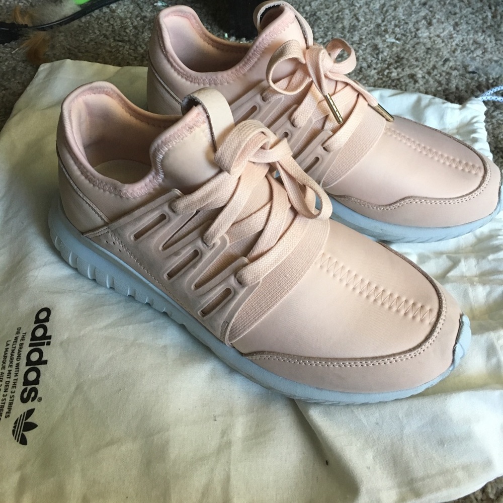Adidas blush Tubular shoes