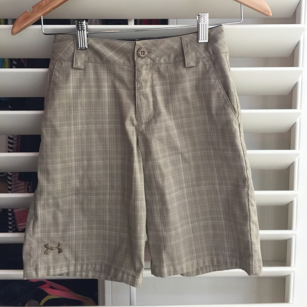Under Armour Youth Small Golf shorts.