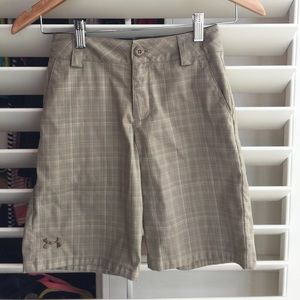 Under Armour Youth Small Golf shorts.