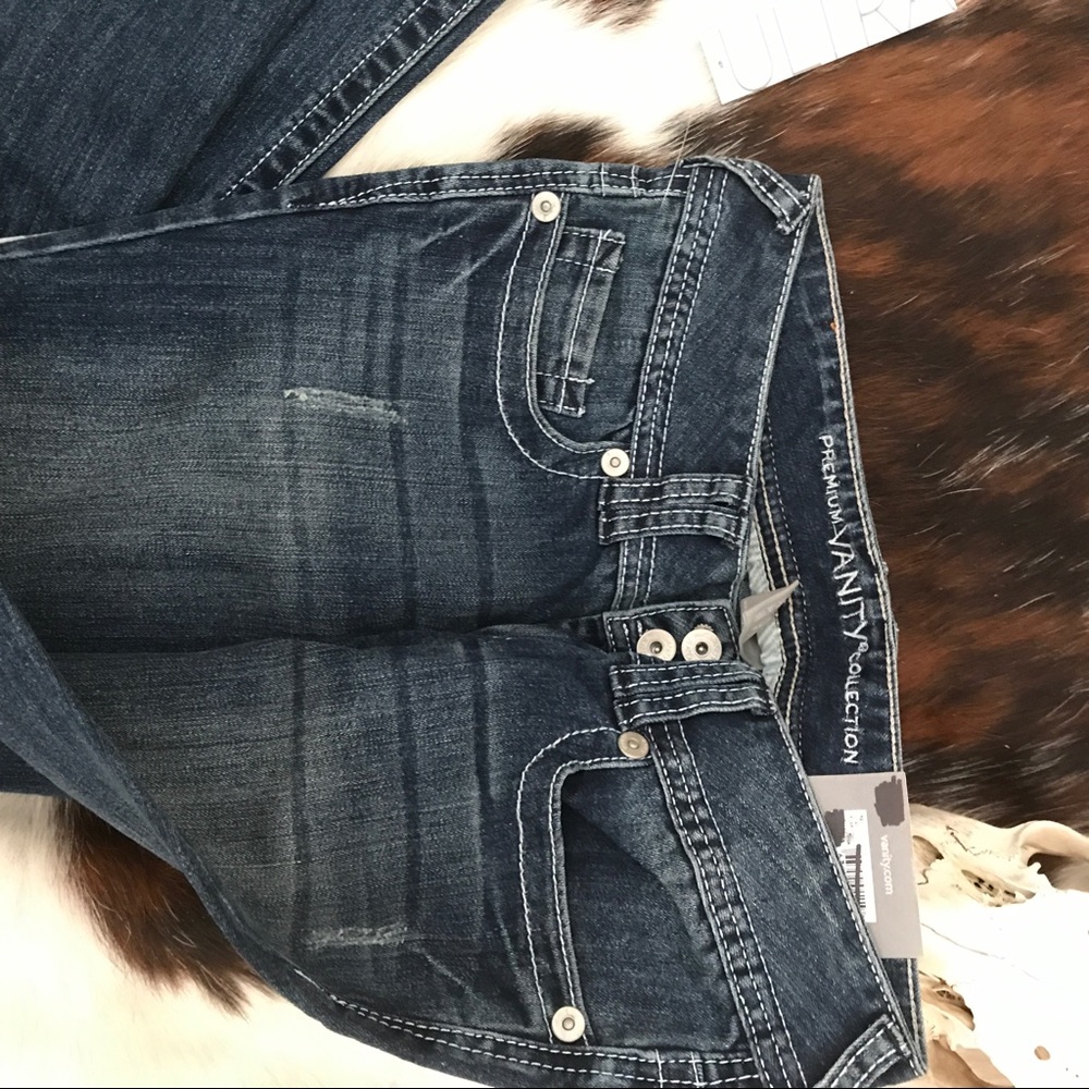 N-W-T BOHO Flare Denim w/ Embroidered Pocket - Picture 3 of 4