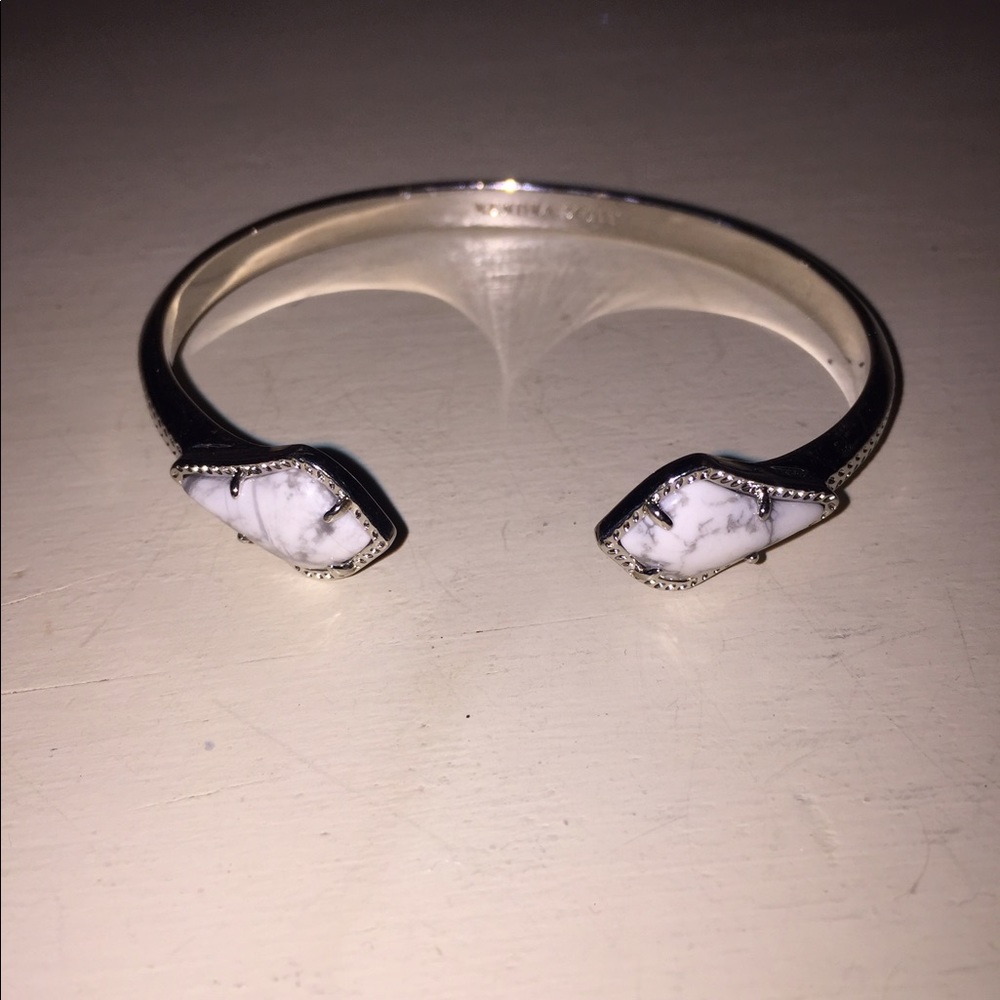 Kendra Scott Silver Bracelet in white/grey marble