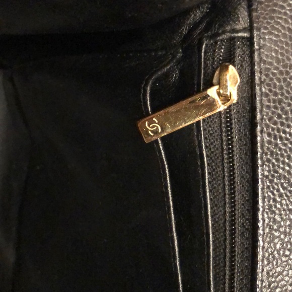 Chanel black caviar maxi bag!! - Picture 5 of 7