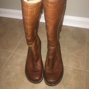 Ugg Brown Leather boots with fur & rubber sole
