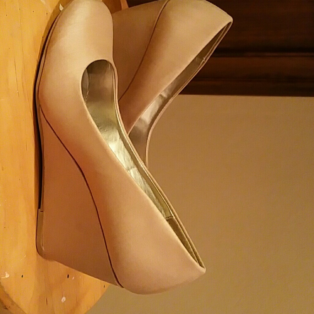 Tan wedges