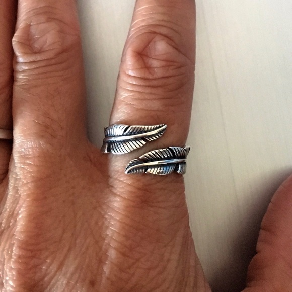 Jewelry - ☝️LAST ONE ☝️ Sterling Silver Feather Ring