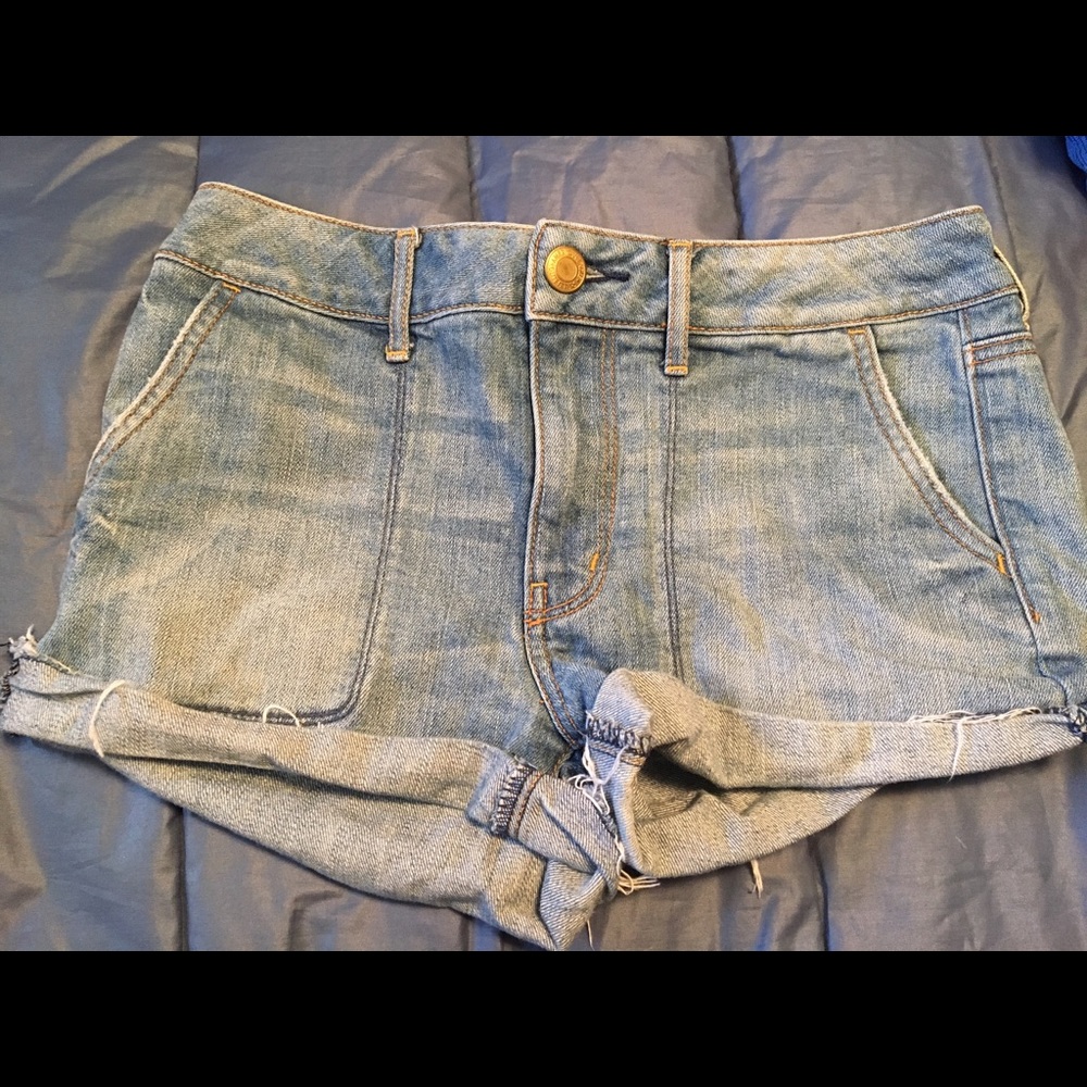 American eagle jean shorts size six