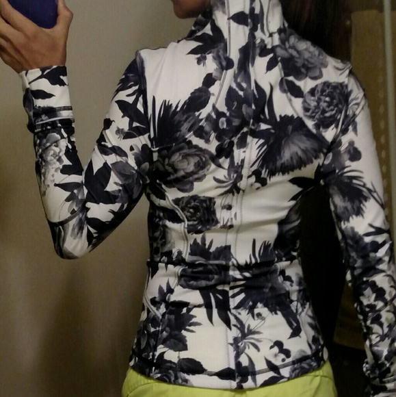 TRADE Lululemon Fome Jacket in Brisk Bloom - Picture 2 of 3