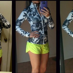 TRADE Lululemon Fome Jacket in Brisk Bloom