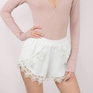 Tobi white lace crotchet trim flowy shorts