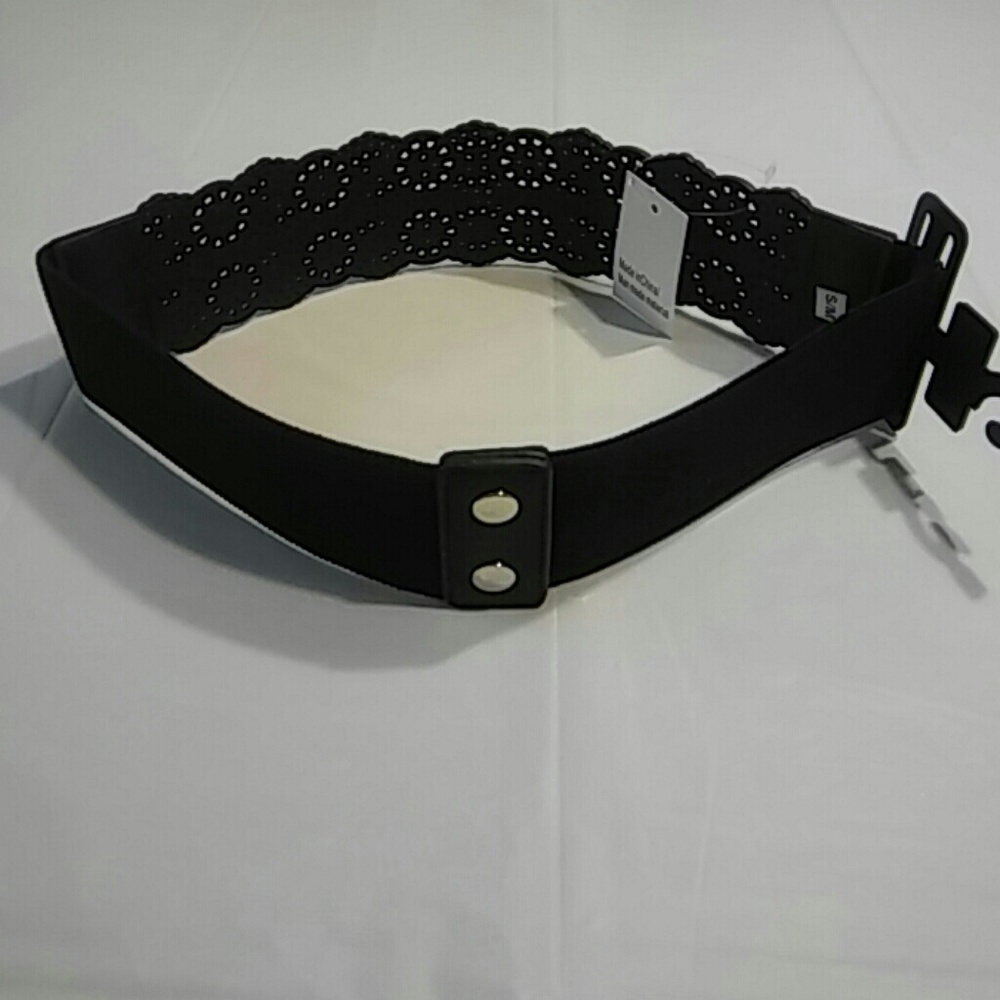 ???? Ladies stretchy belts ????