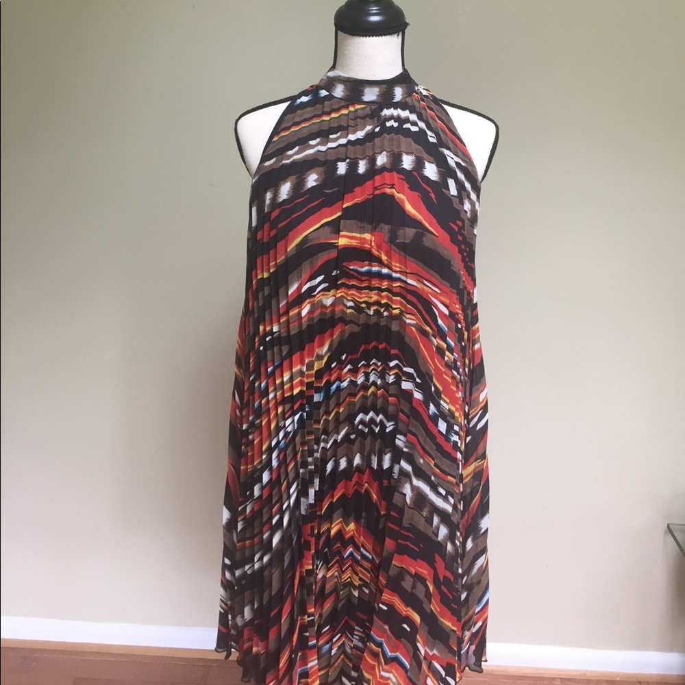 Multi colored pleated dress size 8