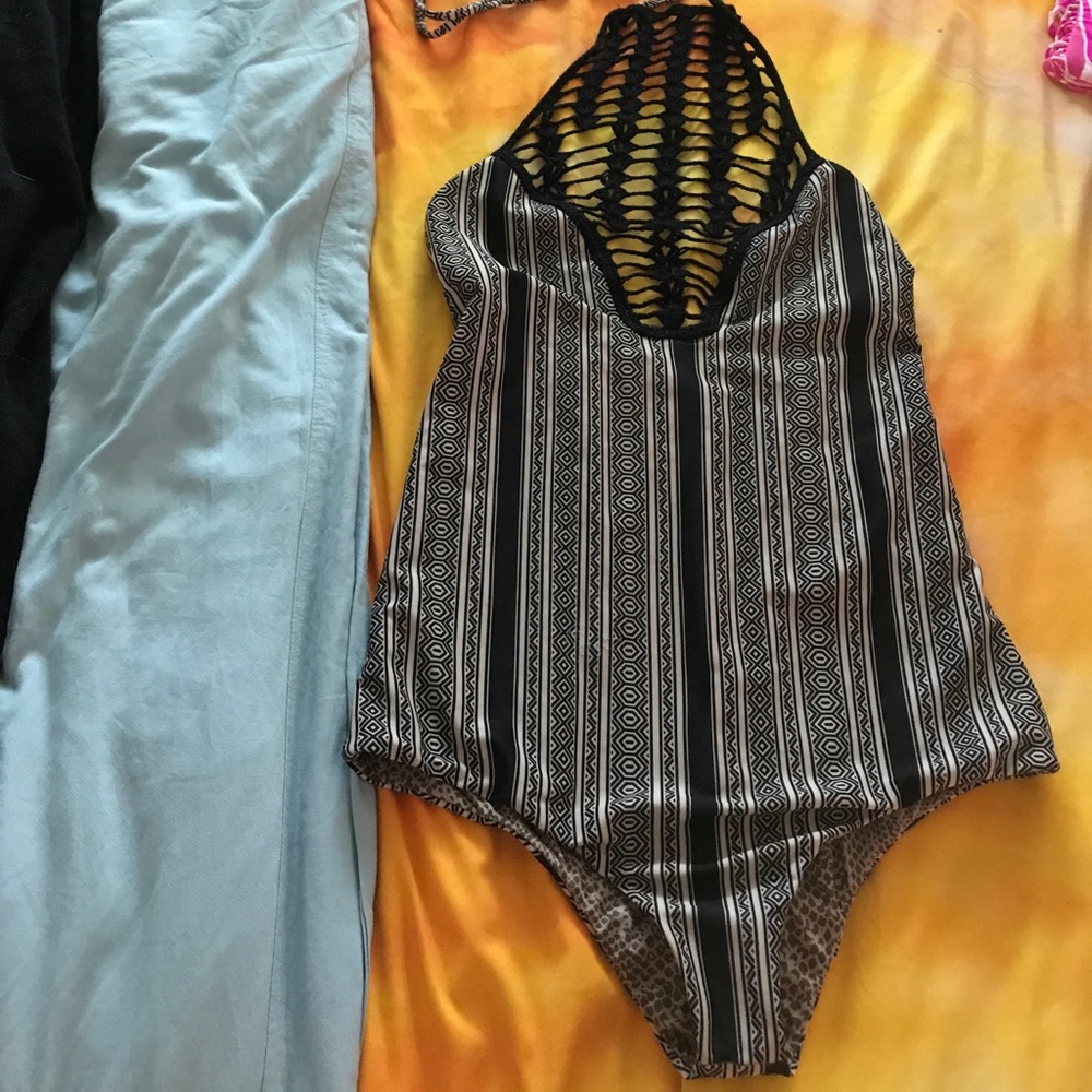 $150🅿️🅿️Acacia swimwear teahupoo in tribal