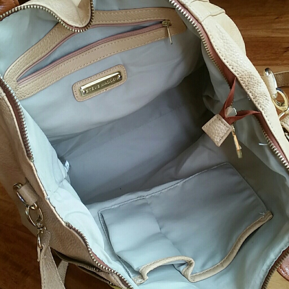 SOLD  MADDEN HANDBAG CROSSBODY BAG PURSE - Picture 7 of 8