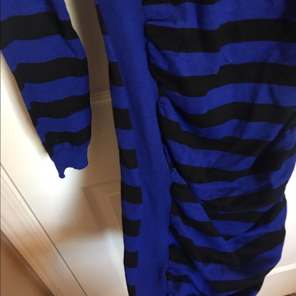 Form fitting sweater dress - Picture 2 of 3