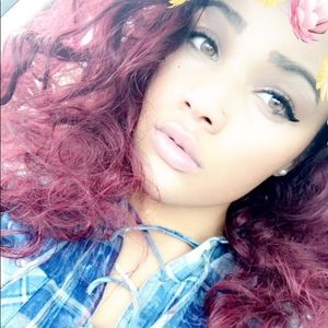 Meet your Posher, Nina