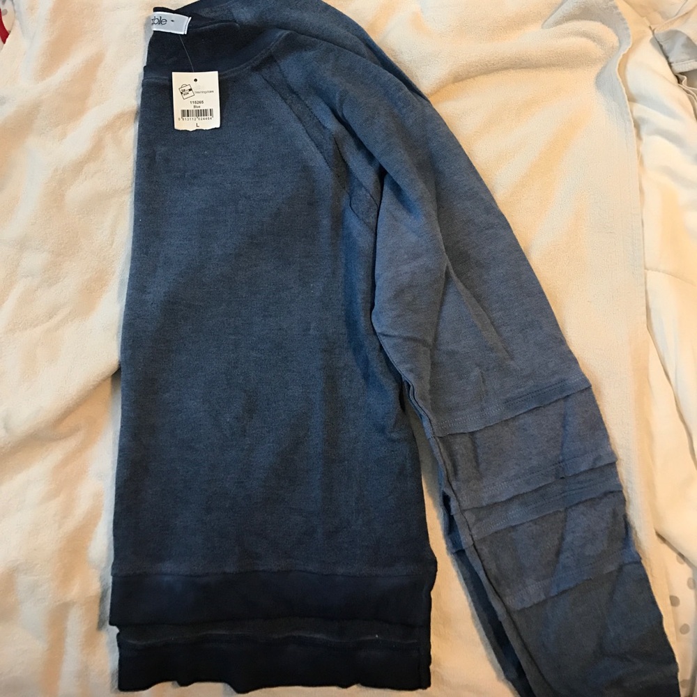 able USA pull over sweater large
