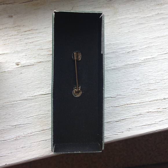 Gold and Red Rose Pin - Picture 2 of 4