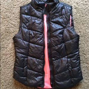 Aeropostale black and pink puffer vest