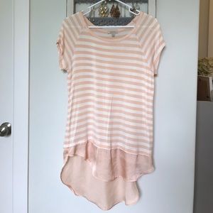 Anthropologie brand Bordeaux small 🍑 & white top