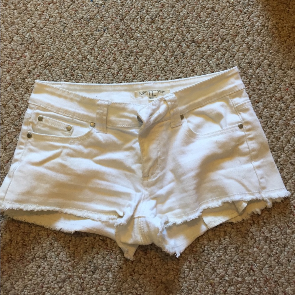 white jean shorts