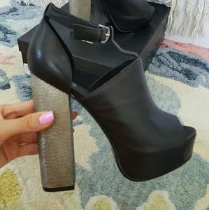 Dolce Vita Juliet platform booties size 9M