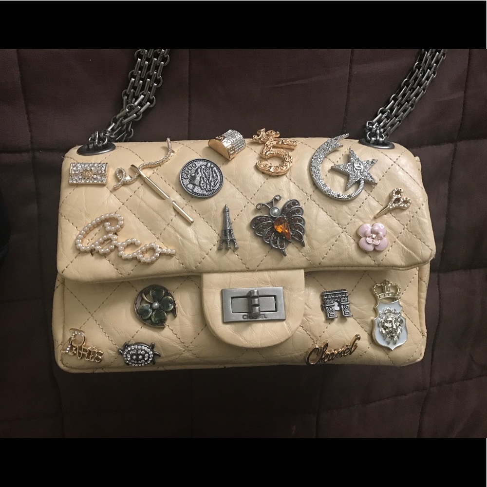 Small bag, not real Chanel