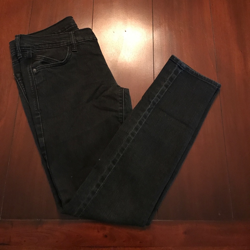 Black old navy skinny jeans (curvy)