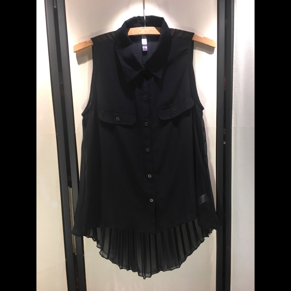 🐧 Xhilaration Sleeveless Black High Low Blouse